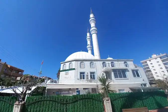 İzmir Narlıdere Şehitlik Cami kapak görseli