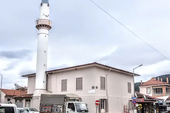 İzmir Ödemiş Gölcük Mahallesi Cuma Önü Cami kapak görseli