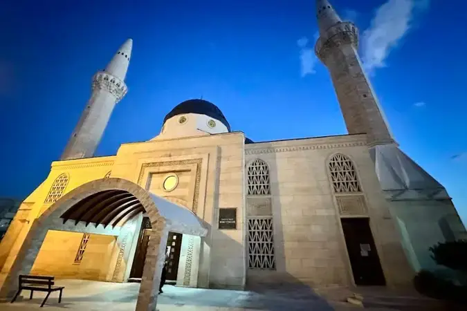 Kocaeli Darıca Sahil Cami (Mehmet Efendi Cami) kapak görseli