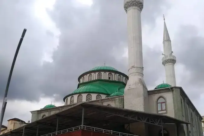 Kocaeli Derince Yavuz Sultan Merkez Cami kapak görseli