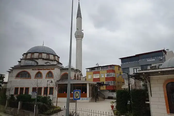 Kocaeli İzmit Mahmut Esat Coşan Cami kapak görseli