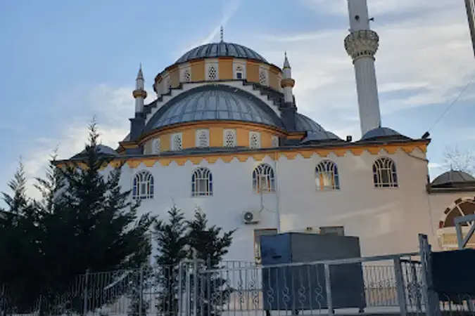 Kocaeli İzmit Yeşilova Merkez Cami kapak görseli