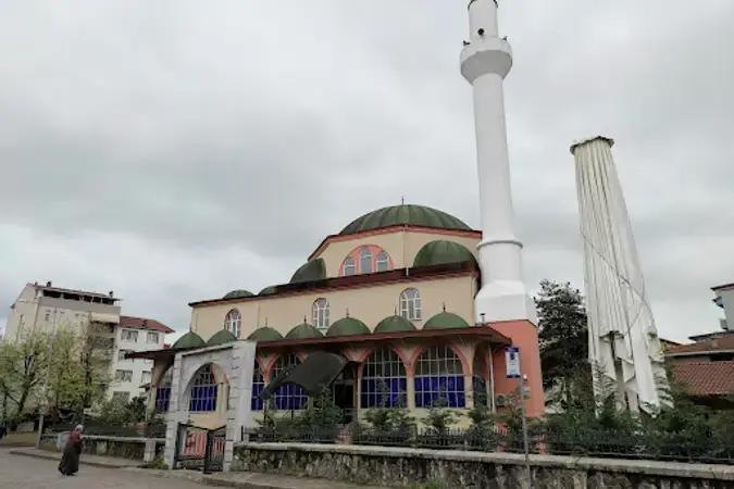 Kocaeli İzmit 42 Evler Cami kapak görseli
