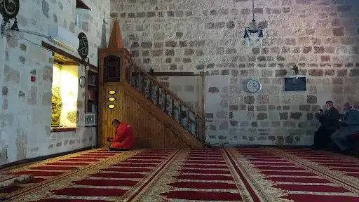 Mersin Akdeniz Nusretiye Cami kapak görseli