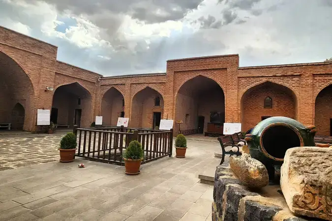 Şırnak Cizre Kırmızı Medrese Cami kapak görseli