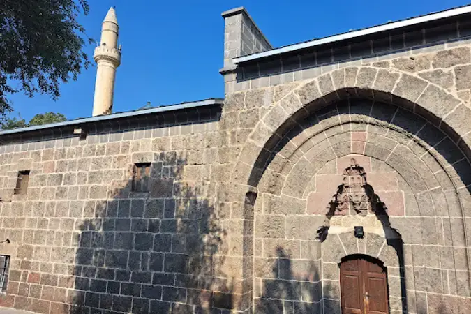 Elti Hatun Cami kapak fotoğrafı