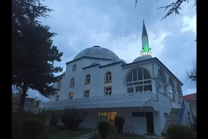 Sarıhacılı Köyü Cami kapak fotoğrafı