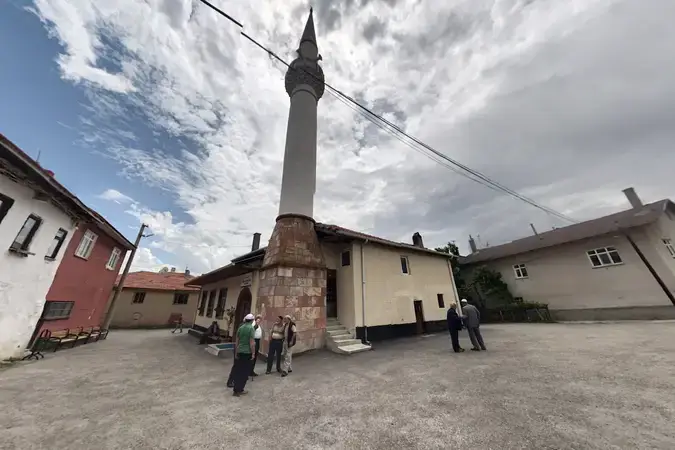 Aşağı Çavundur Mahallesi Eski Cami kapak fotoğrafı
