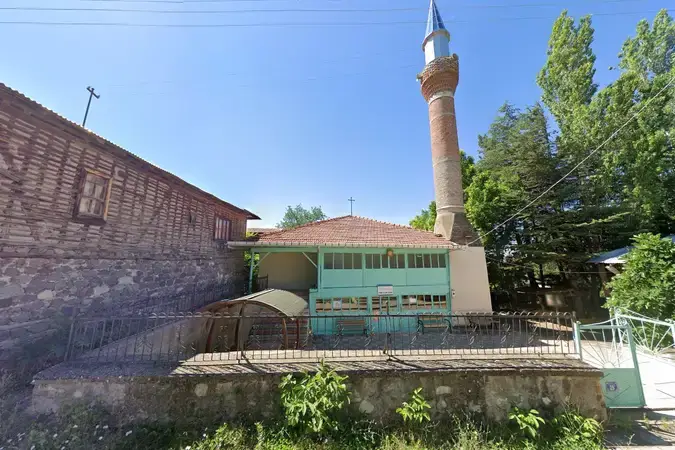 Uruş Köyü Aşağı Cami kapak fotoğrafı
