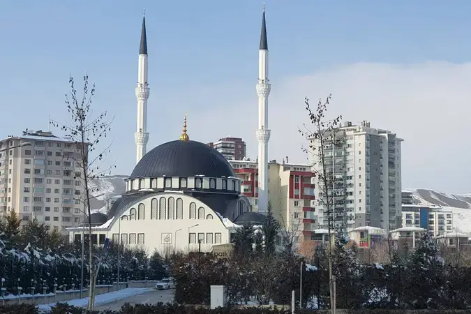 Hz. Enes Bin Malik Cami kapak fotoğrafı