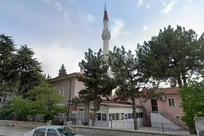 Yeni Cami kapak fotoğrafı