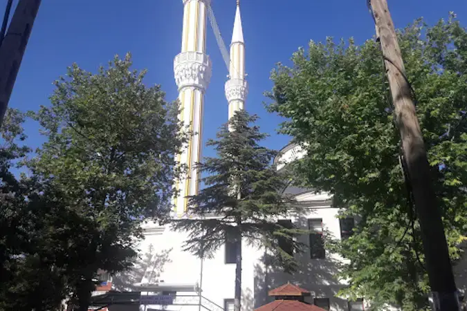 Kütükçüoğlu Merkez (Çarşı) Cami kapak fotoğrafı