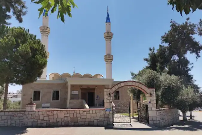 Esentepe Cami kapak fotoğrafı