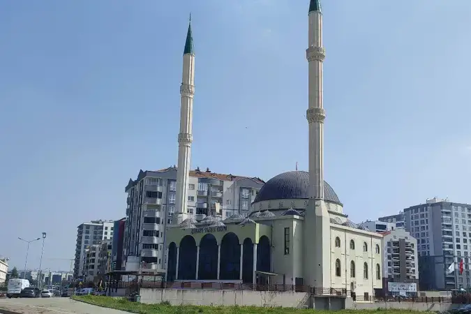 Şinasi Yürek Cami kapak fotoğrafı