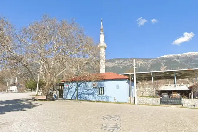 Cankurtaran Mahallesi Aşağı Cami kapak fotoğrafı