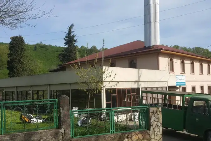 Şehit Yüzbaşı Beşir Bayraktar Cami kapak fotoğrafı
