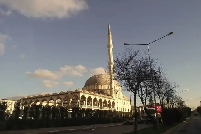 Aydınlı Mahallesi - İstanbul Deri Organize Sanayi Bölgesi Cami kapak fotoğrafı