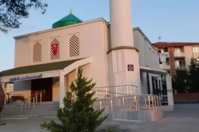 Şehit Ömer Öner Cami kapak fotoğrafı