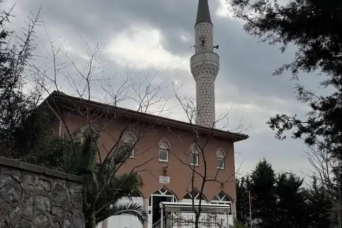 Bağlarbaşı Huzur Cami kapak fotoğrafı