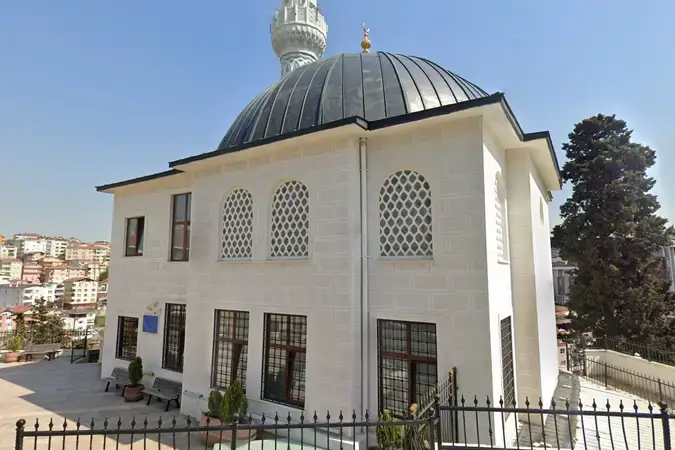 Gazneli Mahmud Cami kapak fotoğrafı