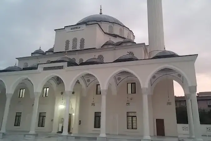 Kayıkçıoğlu Hacı Salih Cami kapak fotoğrafı