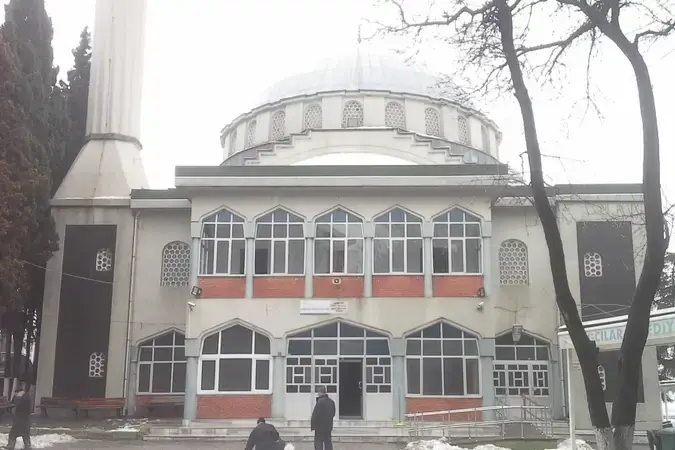 Mahmutbey Hasan Gürsu Cami kapak fotoğrafı
