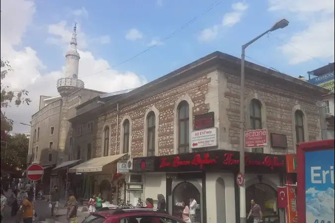 Karaderviş Ağa Çarşı Cami kapak fotoğrafı