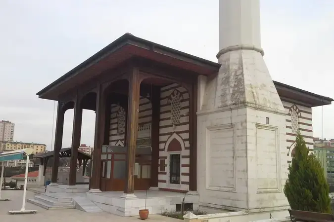 Ömer Nasuhi Bilmen Cami kapak fotoğrafı