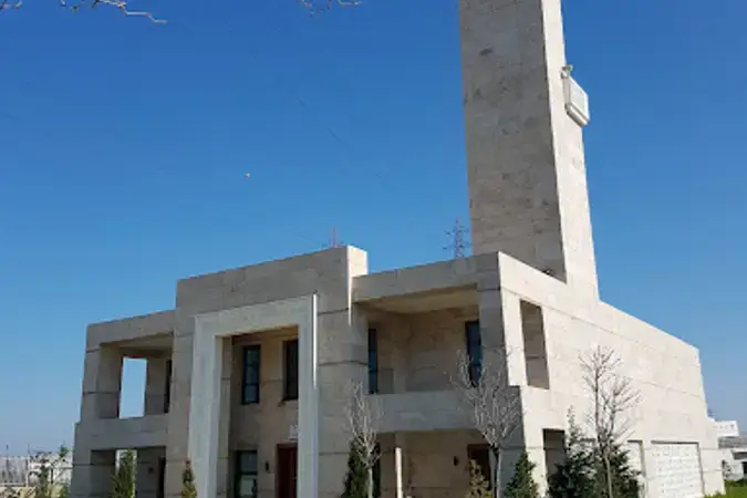 Gümrük Cami kapak fotoğrafı