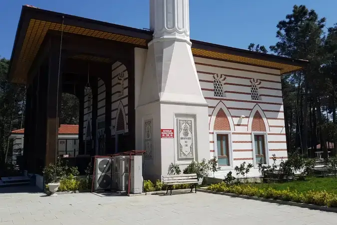 Emine Mustafa Miktat Ekşi Cami kapak fotoğrafı