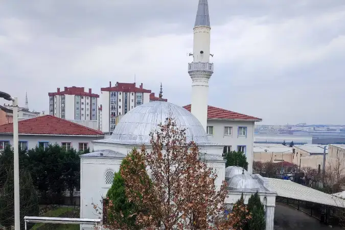Orhan Gazi Cami kapak fotoğrafı