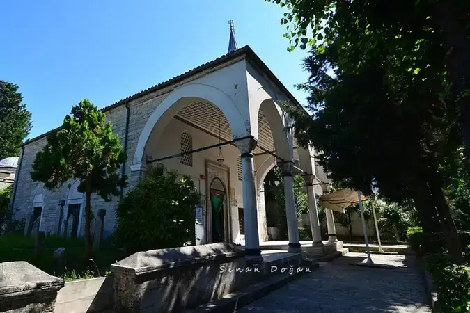 Defterdar Mahmut Efendi Cami kapak fotoğrafı