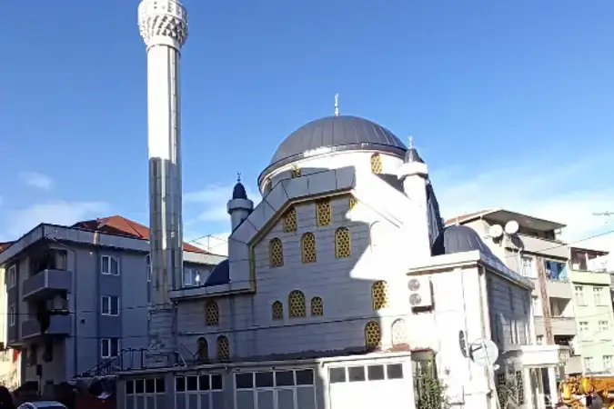 Silahtar Uğur Cami kapak fotoğrafı
