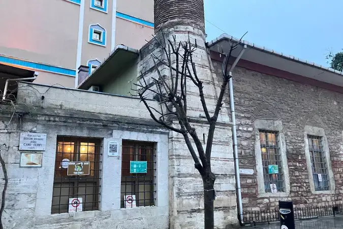 Yerebatan Cami (Üskübi İbrahim Ağa Cami) kapak fotoğrafı