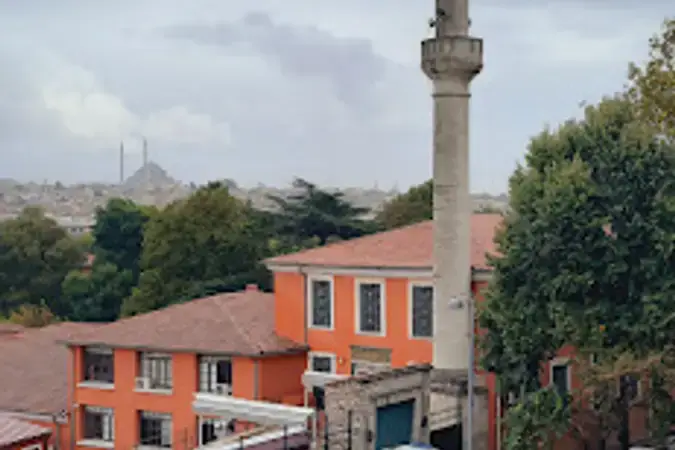 Bezmi Alem Valide Sultan Cami kapak fotoğrafı