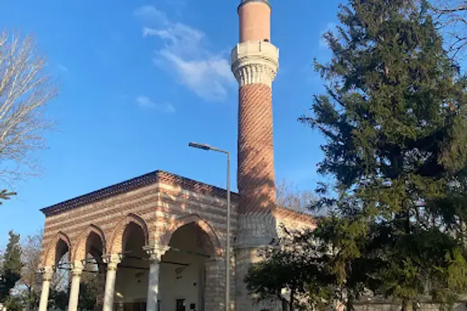 Burmalı Mescid Cami kapak fotoğrafı