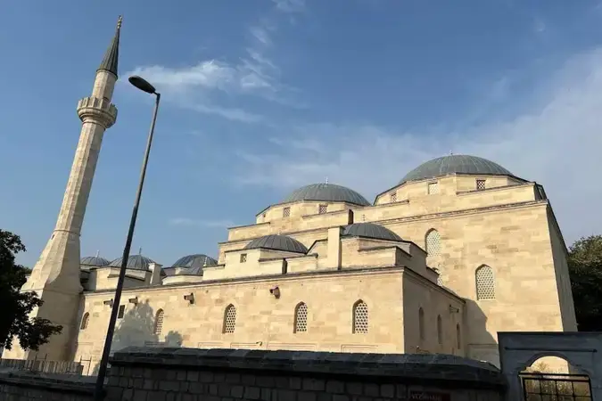 Mahmut Paşa Cami kapak fotoğrafı