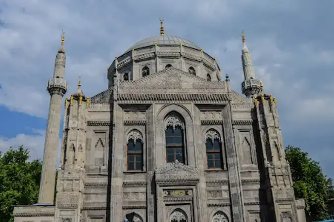 Pertevniyal Valide Sultan Cami kapak fotoğrafı
