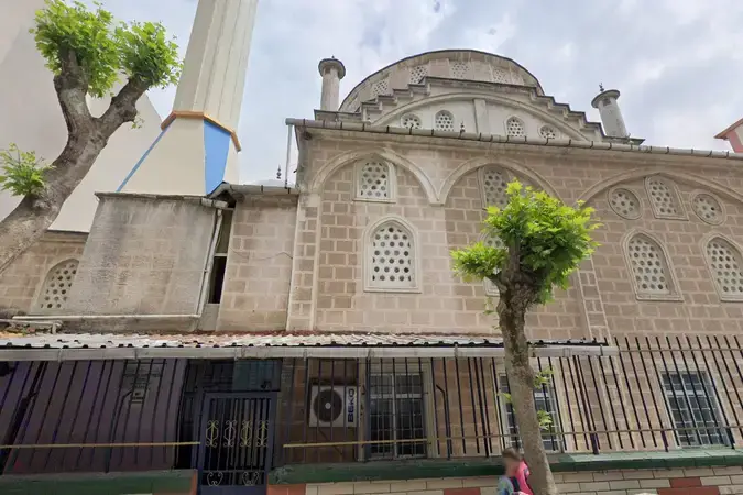 Mehmet Üretmen Cami kapak fotoğrafı