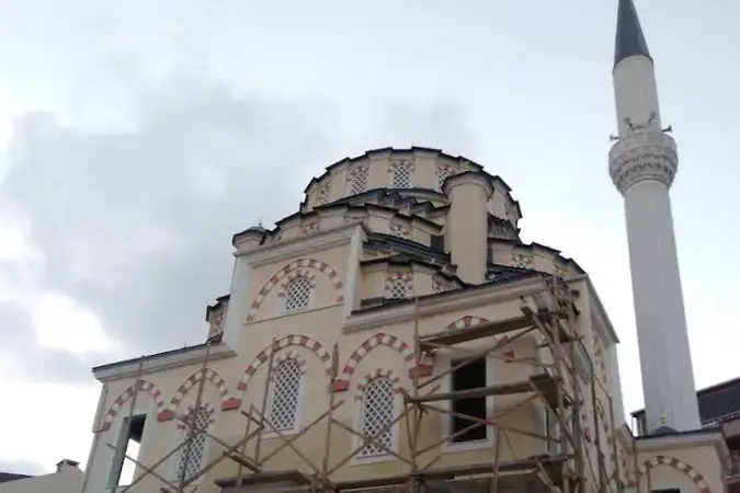 Çilekli Cami kapak fotoğrafı