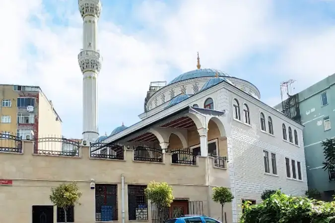 Nur Ahmet Cami kapak fotoğrafı