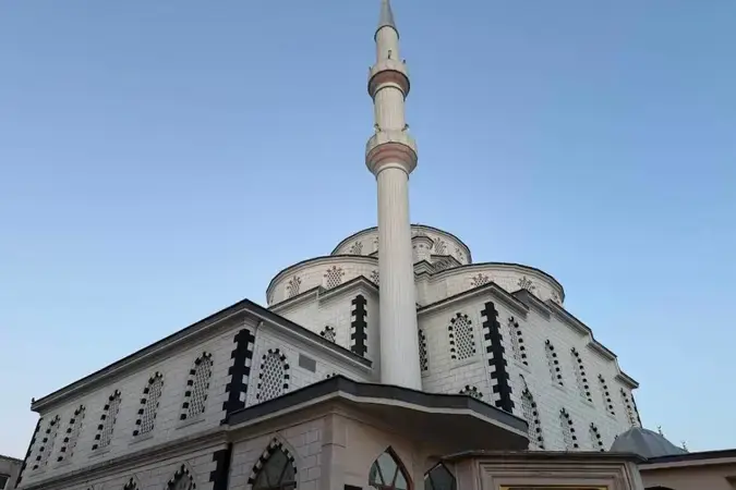 Cengiz Topel Cami kapak fotoğrafı