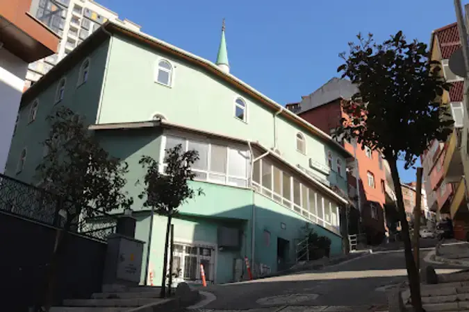 Okmeydanı Uğur Cami kapak fotoğrafı
