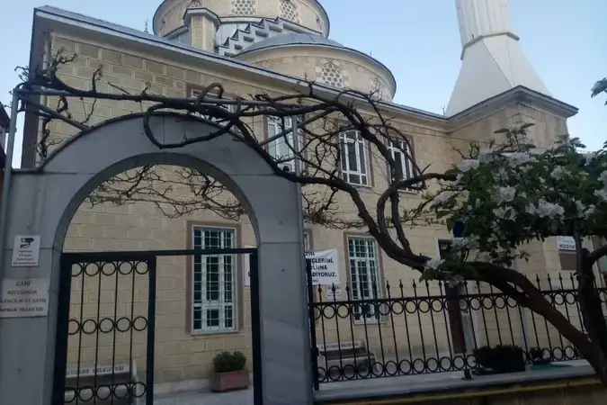 Mescidi Nur Cami kapak fotoğrafı