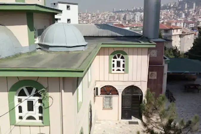 Kurfalı Kadirli Cami kapak fotoğrafı
