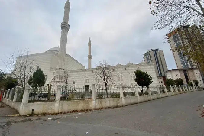 Hasan Tahsin Uğur Cami kapak fotoğrafı