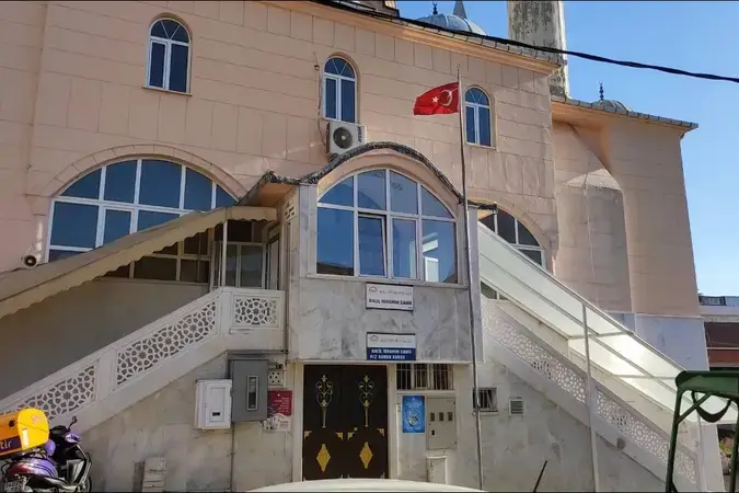 Halil İbrahim Cami kapak fotoğrafı