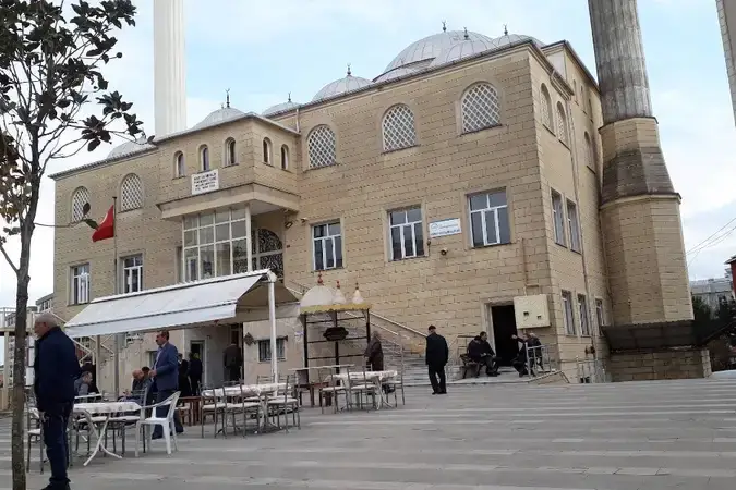 Kurtköy Yavuz Selim Cami kapak fotoğrafı