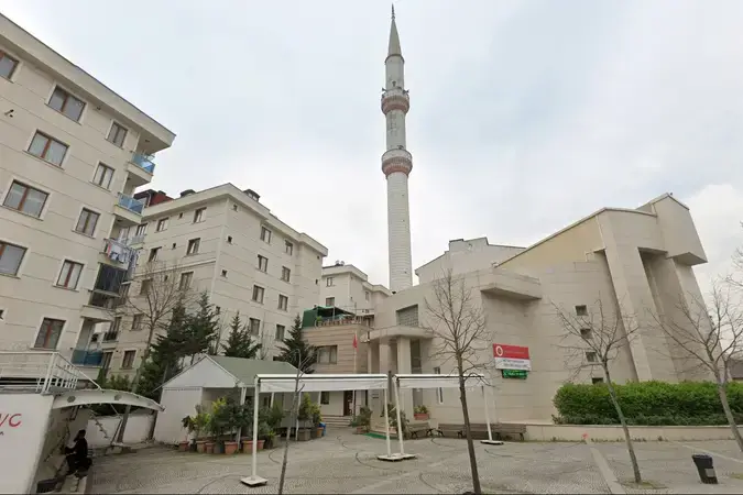 (Hacı Münevver Çelik) Münevver Hanım Mescidi Aksa Cami kapak fotoğrafı