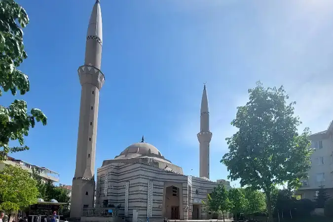 Sarıgazi Merkez Hacı Fatma Çelik Cami kapak fotoğrafı